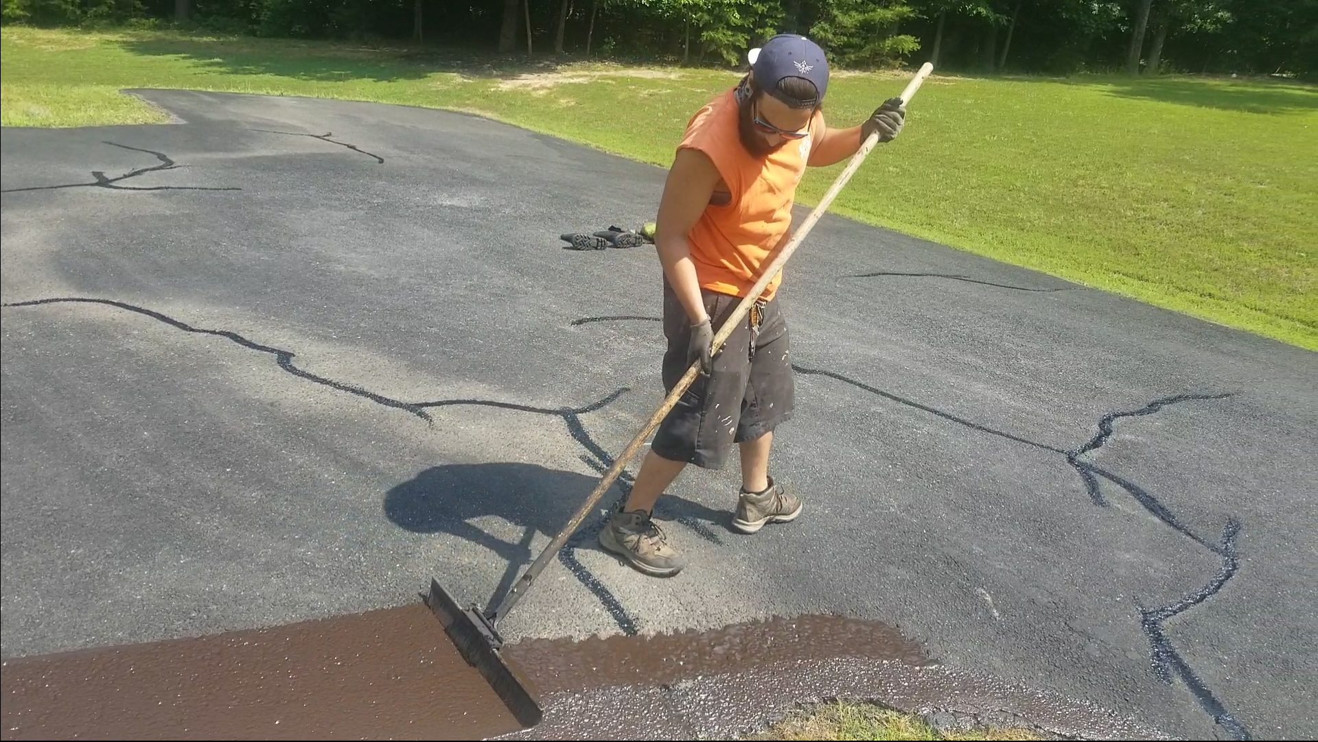 Driveway Crack Filling and Sealcoating